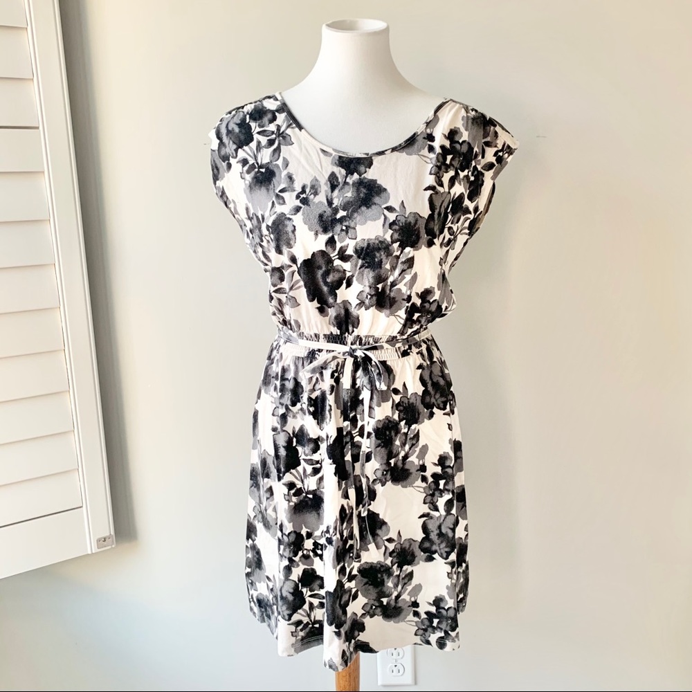LOFT Floral Cotton Black and Cream Short Sleeve Dress Size Small